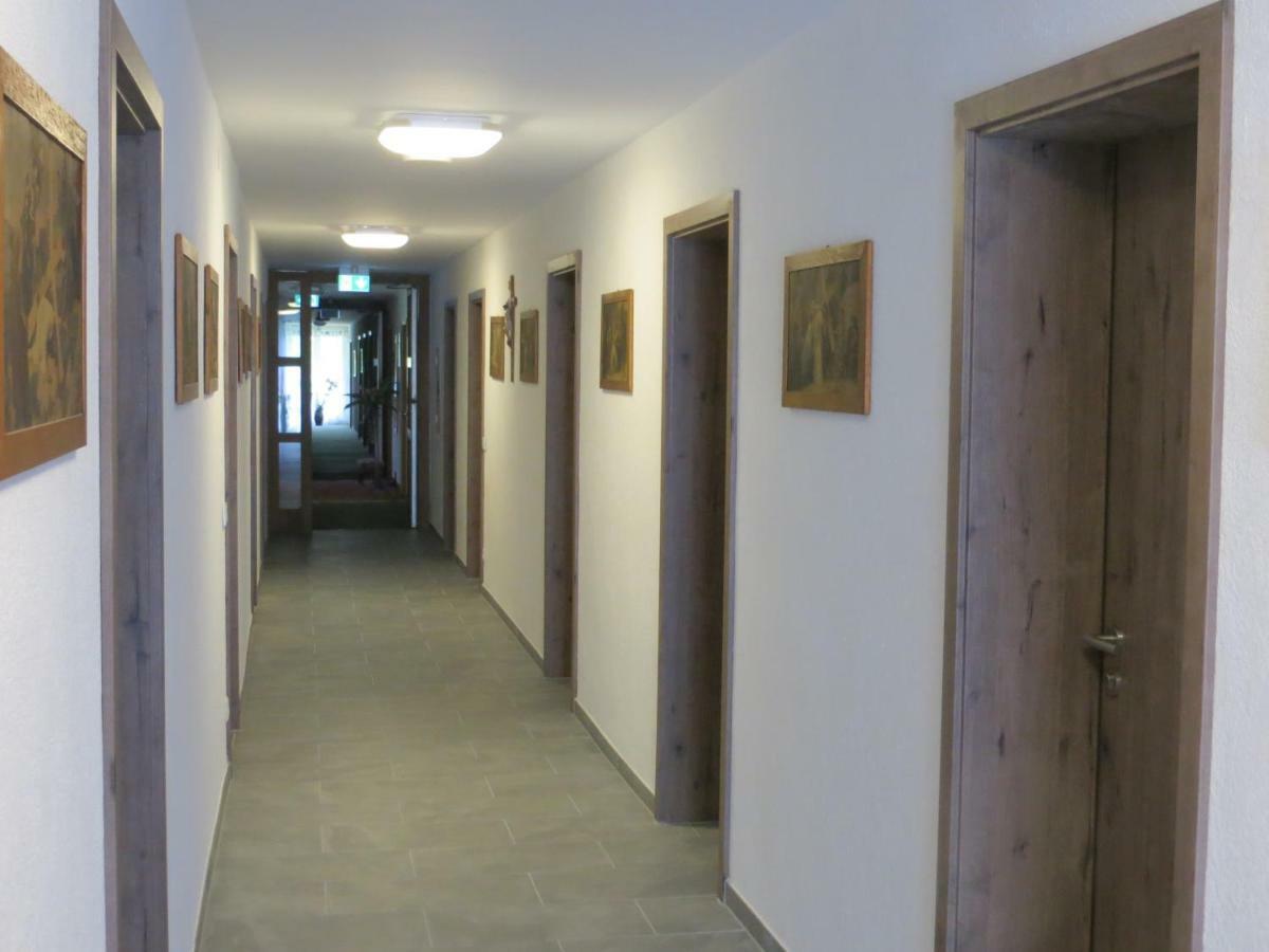 בויירון Gaeste- Und Tagungshaus Maria Trost מראה חיצוני תמונה
